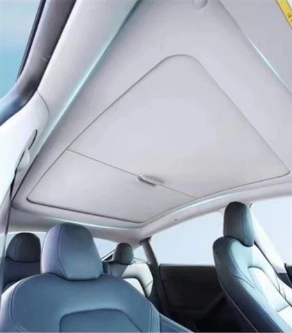 Parasolar pentru acoperiș Tesla Model Y