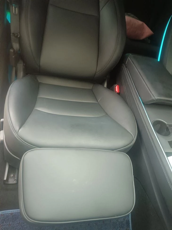 De vânzare Tesal Model Y și 3 suport pentru picioare pentru scaun auto