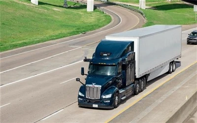 Aurora deschide o rută de transport comercial pentru camioanele fără șofer.