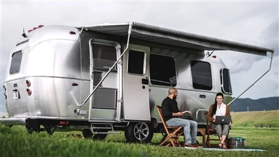 Furgonetele Volkswagen continuă să atragă pasionații de furgonete