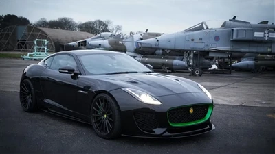 Jaguar F-Type SVR modificat Lister are o putere de frânare nominală de 666 CP.